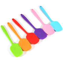 MULTIPURPOSE SILICONE SPOON, SILICONE BASTING SPOON NON-STICK KITCHEN UTENSILS HOUSEHOLD GADGETS HEAT-RESISTANT NON STICK SPOONS KITCHEN COOKWARE ITEMS FOR COOKING AND BAKING (6 Pc Set)